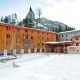 s�sz�ll�s: Sigmundsberg csal�di �s ifj�s�gi h�z
